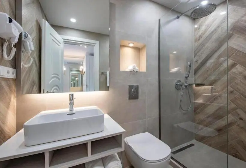 Standard Szoba Erkéllyel, Villa Mosavali