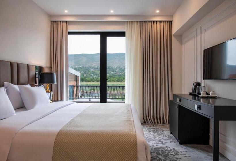 اتاق لوکس چهار تخته, Villa Mosavali