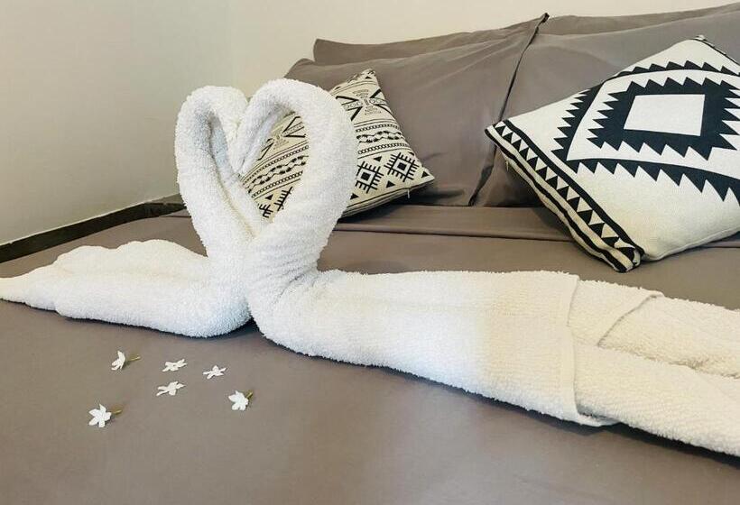 بانگلوی لوکس, Maayong Hostel