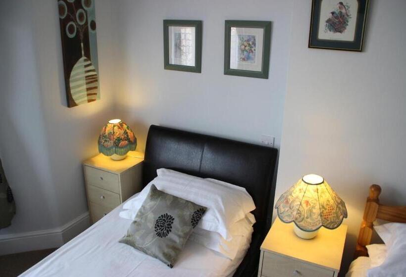 Номер Стандарт Трехместный, Filton Guest House
