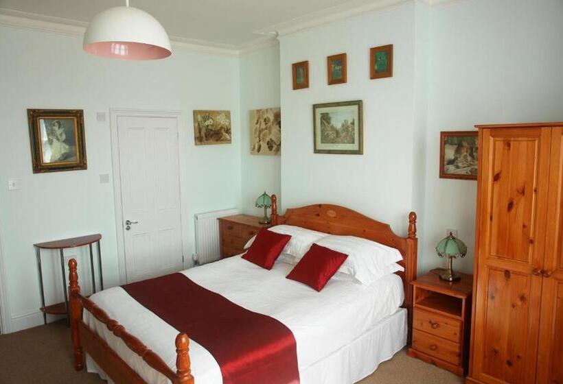 Семейный Номер, Filton Guest House