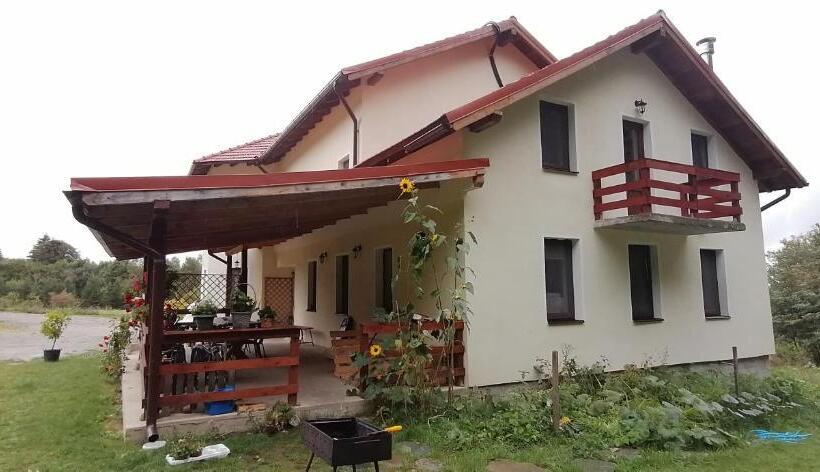 디럭스 패밀리 룸, Pensiunea Rozelor Stațiunea Climaterică Sâmbăta