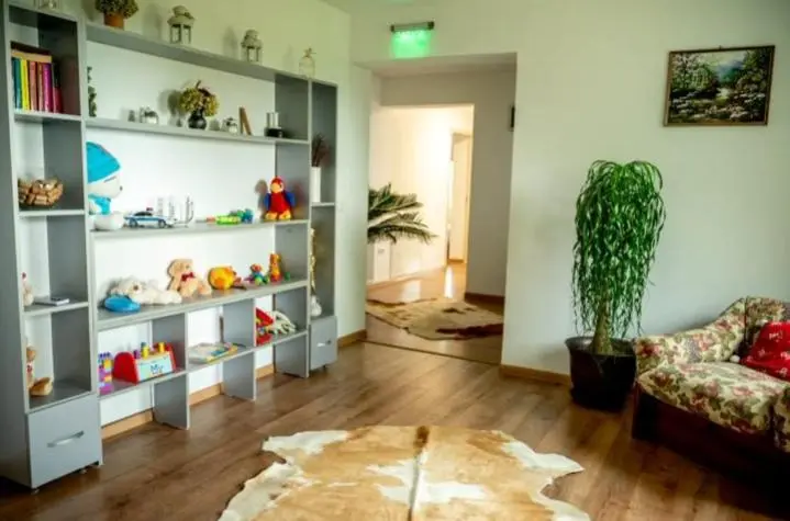 １ベッドルームハウス, Pensiunea Rozelor Stațiunea Climaterică Sâmbăta