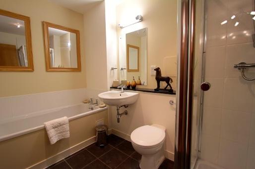 低层单卧公寓, The Highland Club