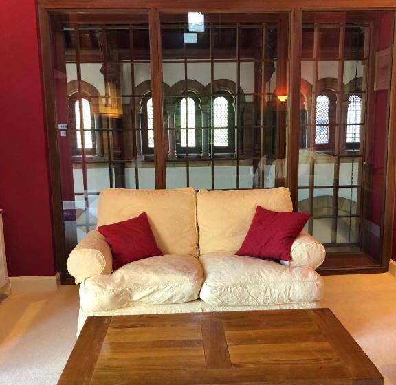 带1个卧室的顶楼公寓, The Highland Club