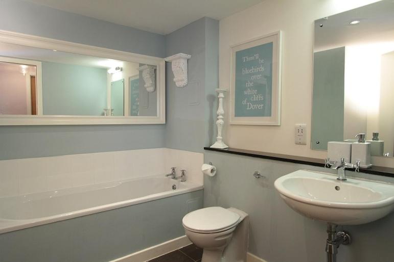 带1个卧室的带阳台的公寓, The Highland Club