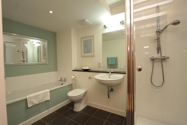 带1个卧室的带阳台的公寓, The Highland Club