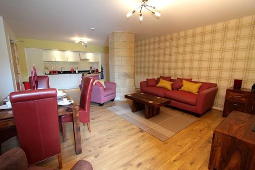 低层单卧公寓, The Highland Club