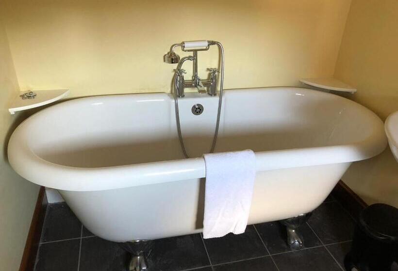 带1个卧室的顶楼公寓, The Highland Club