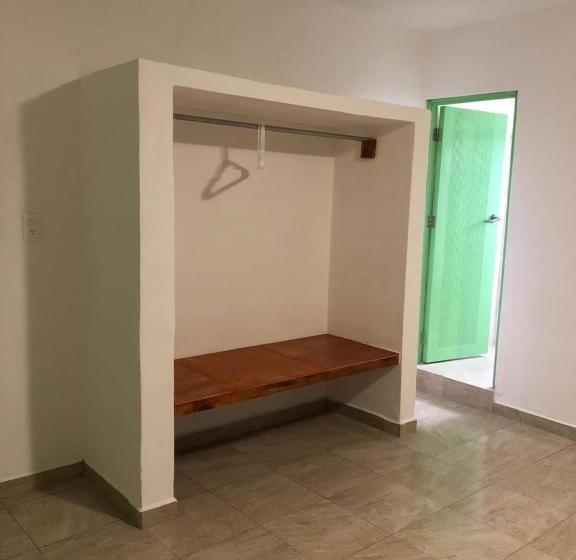 Номер Стандарт, Airport Sleepy Inn