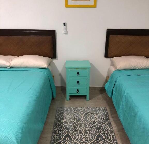 Номер Стандарт, Airport Sleepy Inn