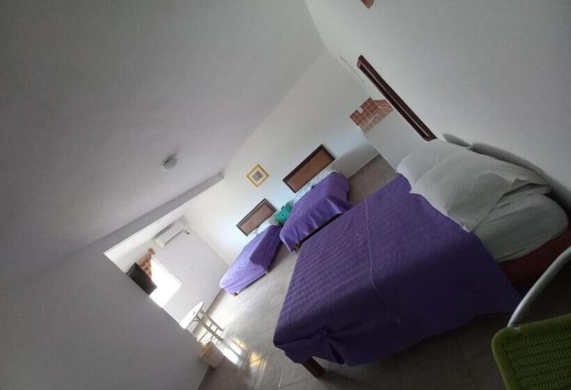 Трехместный Номер Комфорт, Airport Sleepy Inn