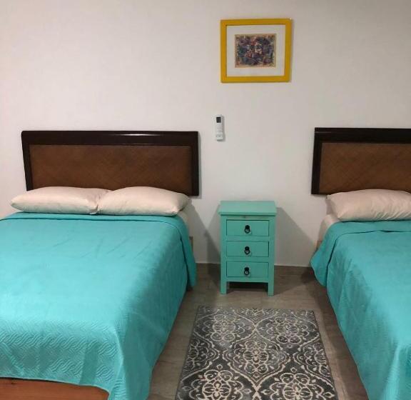 Трехместный Номер Комфорт, Airport Sleepy Inn