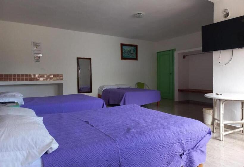 Трехместный Номер Комфорт, Airport Sleepy Inn