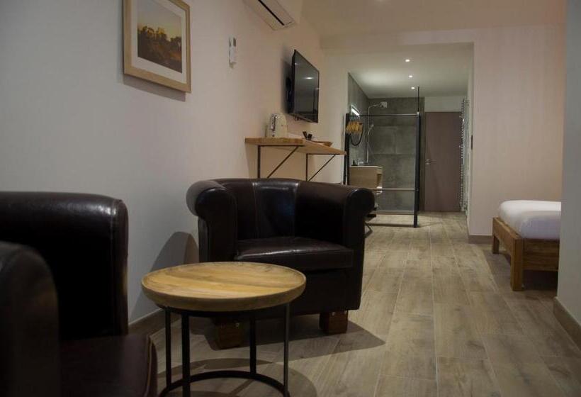 חדר סטנדרט, Aux Platanes