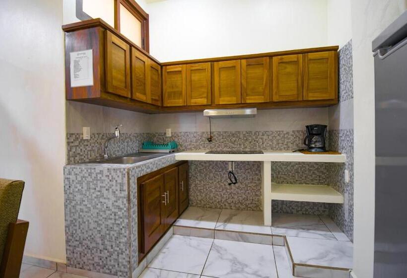 ファミリーステューディオ, Diamante