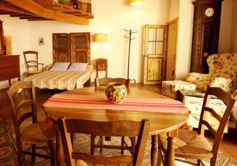 غرفة عائلية, La Vigne Bleue