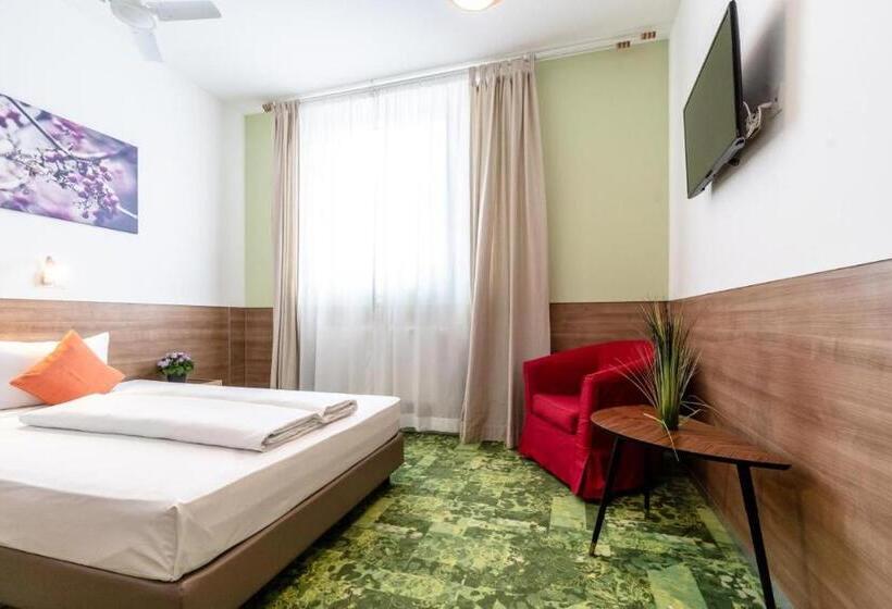 إستوديو قياسى, 24seven Apartments Self Check In