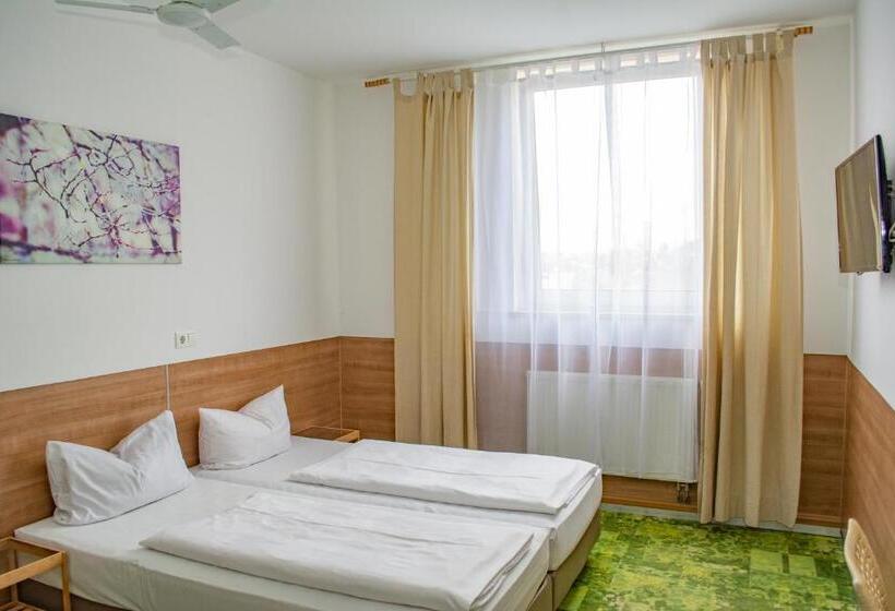 إستوديو قياسى, 24seven Apartments Self Check In