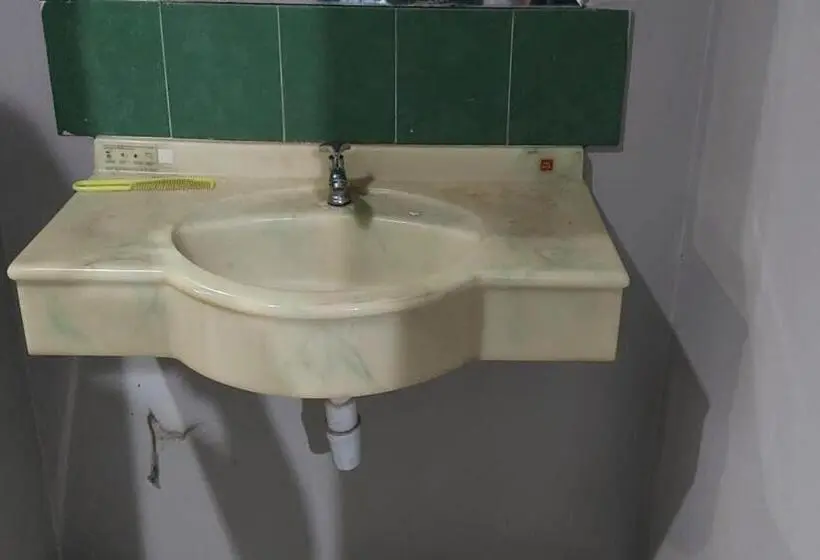 デラックスルーム, Oyo 90766 Gardenia Boarding House