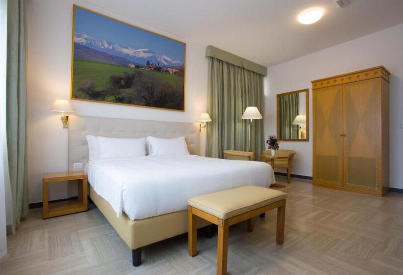 جناح سوبيريور, Villa Nazareth Fermo