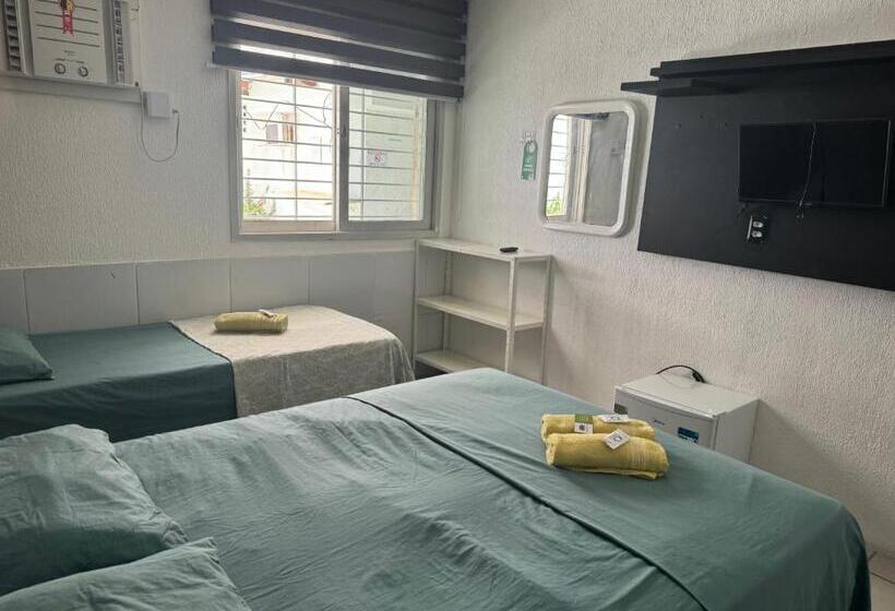 标准四人间共用浴室, Casa Recife Pousada