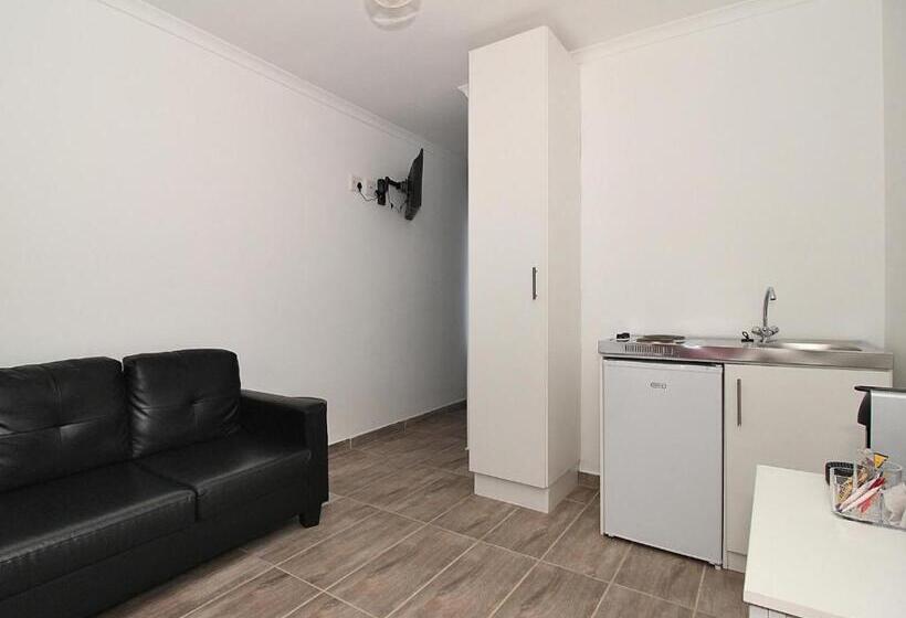Люкс, Glennies Guesthouse
