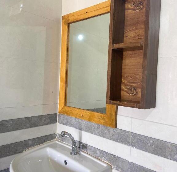 חדר דלוקס לשלושה, Gud Chah Cafe & Homestay