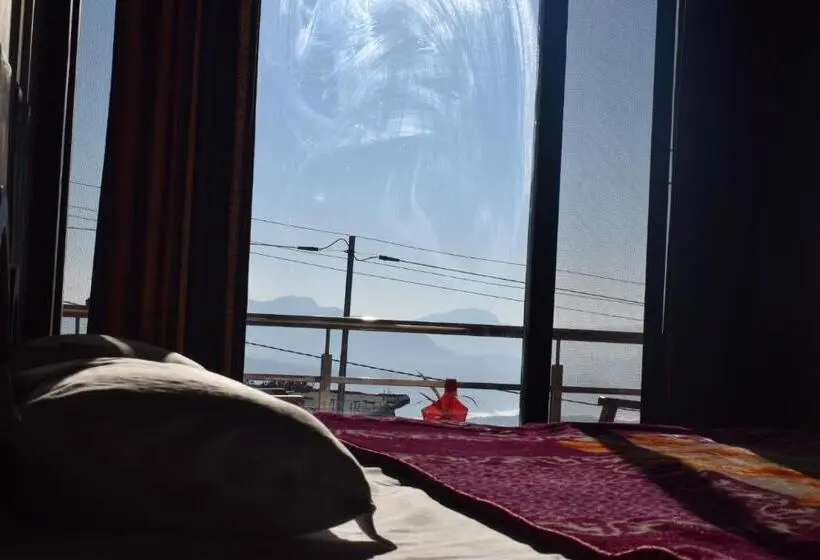 Economy-huone, Gud Chah Cafe & Homestay