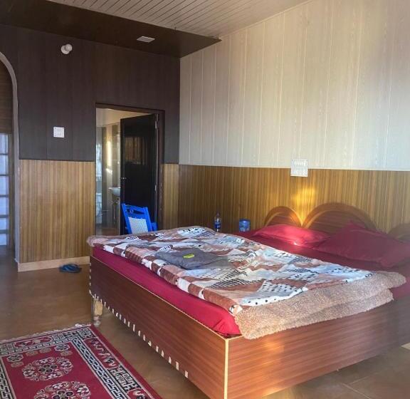 חדר אקונומי, Gud Chah Cafe & Homestay