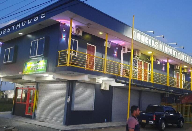 غرفة قياسية رباعية, Douglas Airport Guesthouse