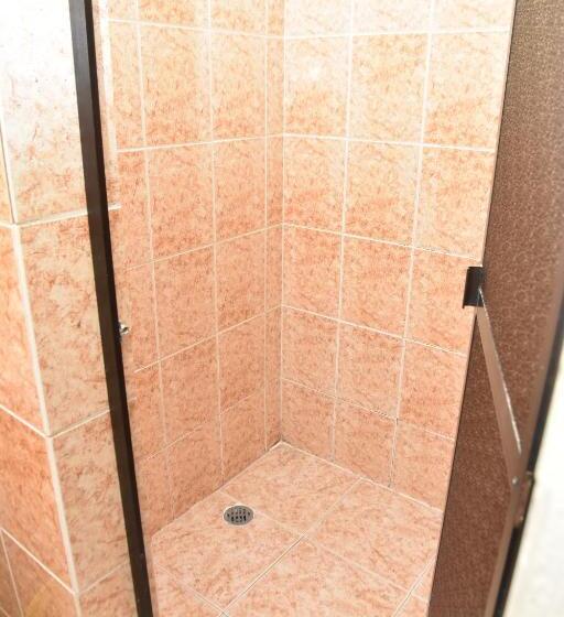 غرفة قياسية رباعية, El Retorno