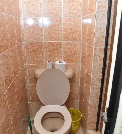 غرفة قياسية رباعية, El Retorno