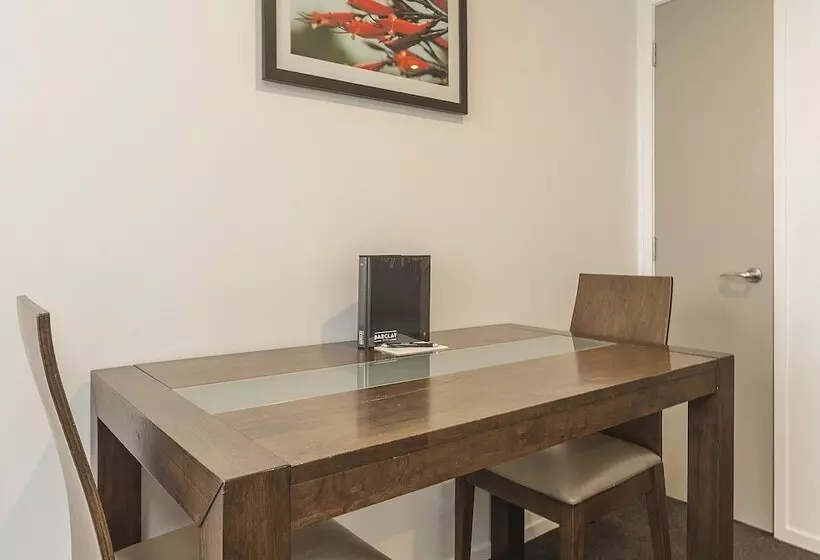 デラックススイート, Barclay Suites