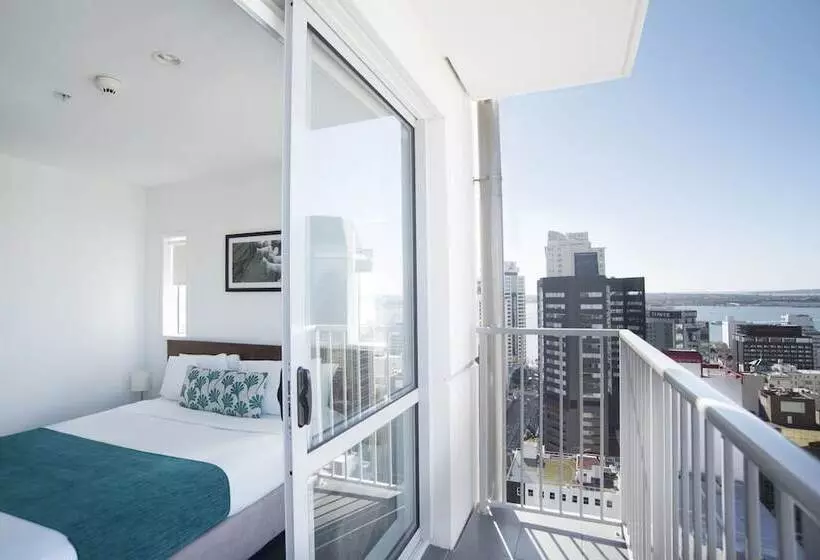 エクゼクティブスイート, Barclay Suites