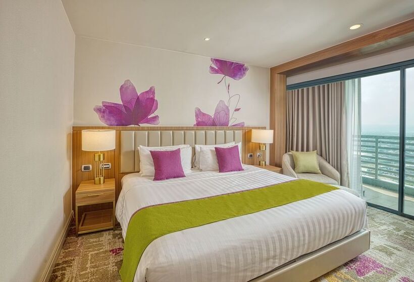 スーペリアールーム, Eastwood Richmonde