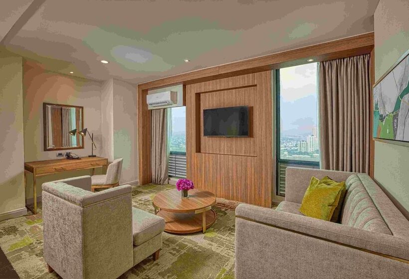 スイート, Eastwood Richmonde