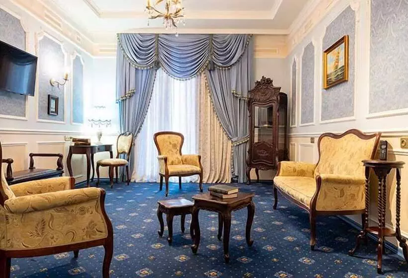 سوییت لوکس, Marco Polo Boutique