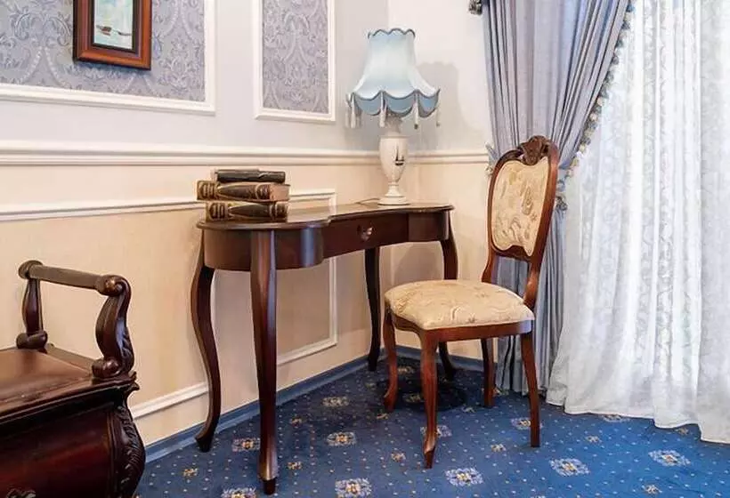 سوییت لوکس, Marco Polo Boutique
