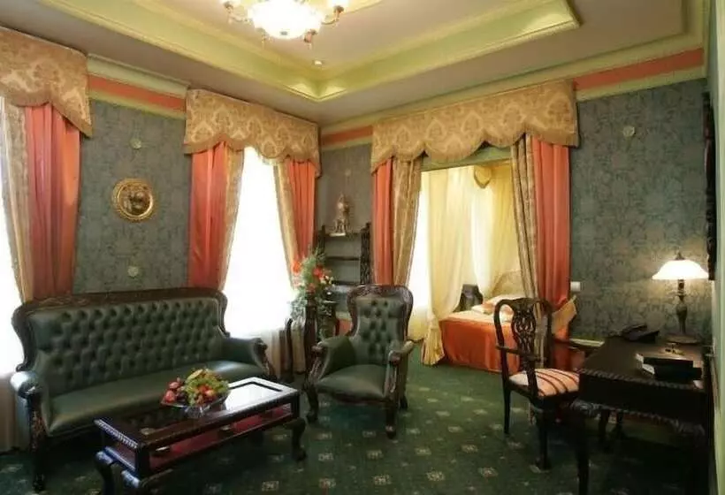 سوییت لوکس, Marco Polo Boutique