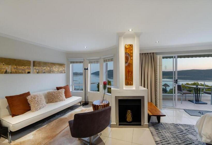 חדר דלוקס עם מרפסת נוף לים, Villa Afrikana Guest Suites By Knysna Paradise Collection