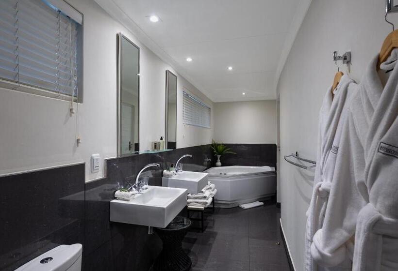 חדר דלוקס עם מרפסת נוף לים, Villa Afrikana Guest Suites By Knysna Paradise Collection