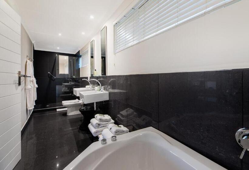 חדר דלוקס עם מרפסת נוף לים, Villa Afrikana Guest Suites By Knysna Paradise Collection