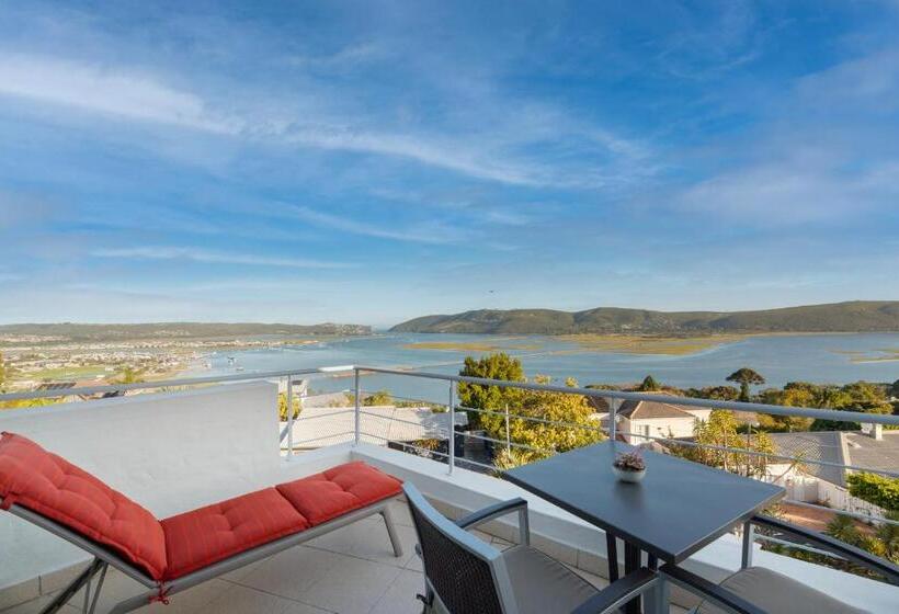 חדר דלוקס עם מרפסת נוף לים, Villa Afrikana Guest Suites By Knysna Paradise Collection