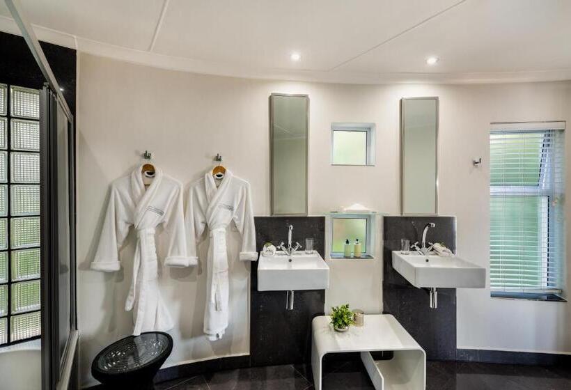 חדר דלוקס עם מרפסת נוף לים, Villa Afrikana Guest Suites By Knysna Paradise Collection