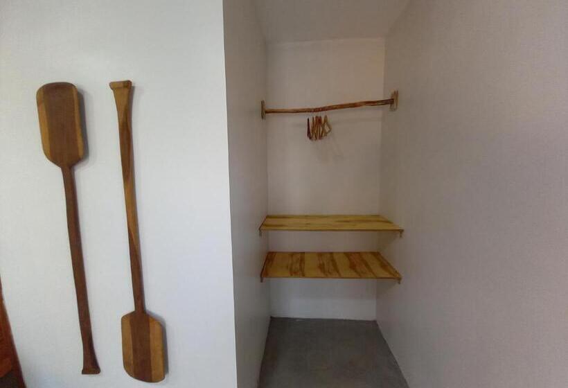 جناح مطلّ علي حمام السباحة, Zero Meia Um Pousada