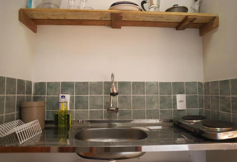 בקתת חדר, Zero Meia Um Pousada