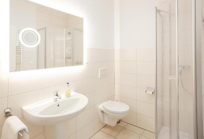 إستديو قياسى مزود بشرفة, City Boarding Lippstadt