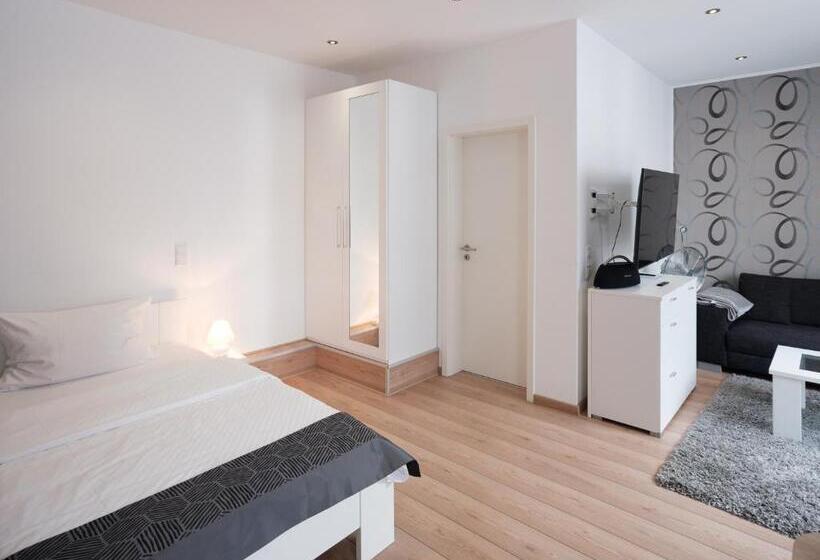 إستديو قياسى مزود بشرفة, City Boarding Lippstadt