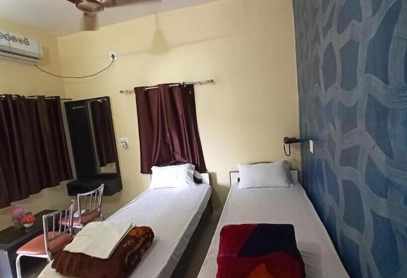 Deluxe Room, Anand Lok Vatika